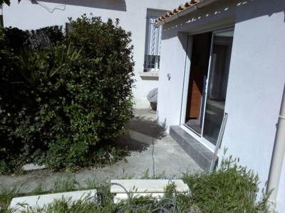 Relooking terrasse et jardin à Istres AVANT